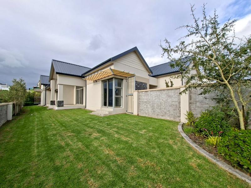 4 Bedroom Property for Sale in Kingswood Golf Estate Western Cape